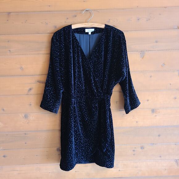 & Other Stories Black Velvet Micro Dot Tie Front Wrap Mini Dress Size 10 Vneck - Picture 2 of 5